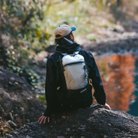 Рюкзак Naturehike CNK2300BB012 Hydrogen 15л белый с черным