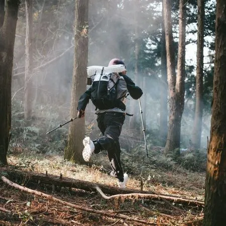 Рюкзак Naturehike CNK2300016 Helium 30 л + 5 л, белый с черным