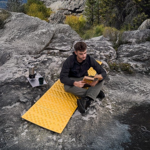 Коврик Naturehike CNK2550WS030 Troues R3.0 складной золотистый
