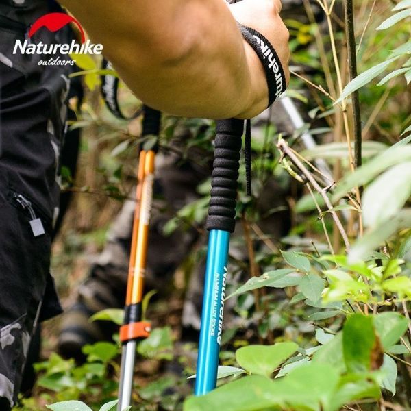 Уцененный товар Треккинговая палка Naturehike ST 01 6061 (3-секции) NH17D001-Z (62-135cm) голубой (отсутствует насадка "зонтик" для песчаного грунта)